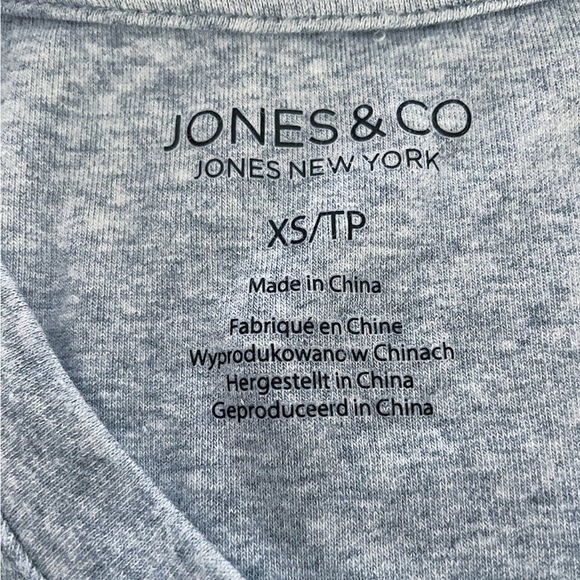 Jones & Co Jones New York Long Sleeve Basic Top Womens XS Gray V-Neck - Picture 3 of 6
